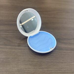 portable retainer case with mirror